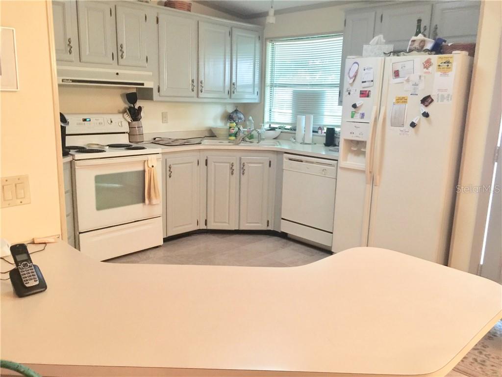 BREAKFAST BAR