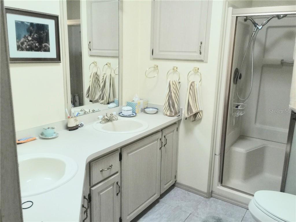 LARGE DUAL SINK MASTER BATH