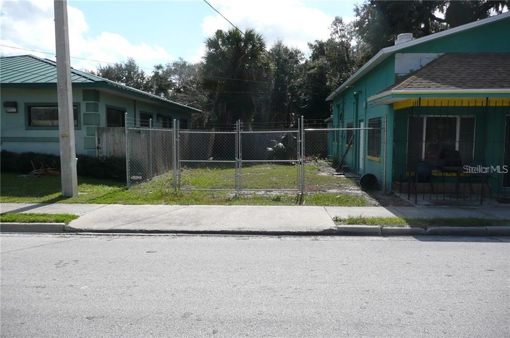 MEDICAL BUILDING TO LEFT OF 327 PINE ST LOT.