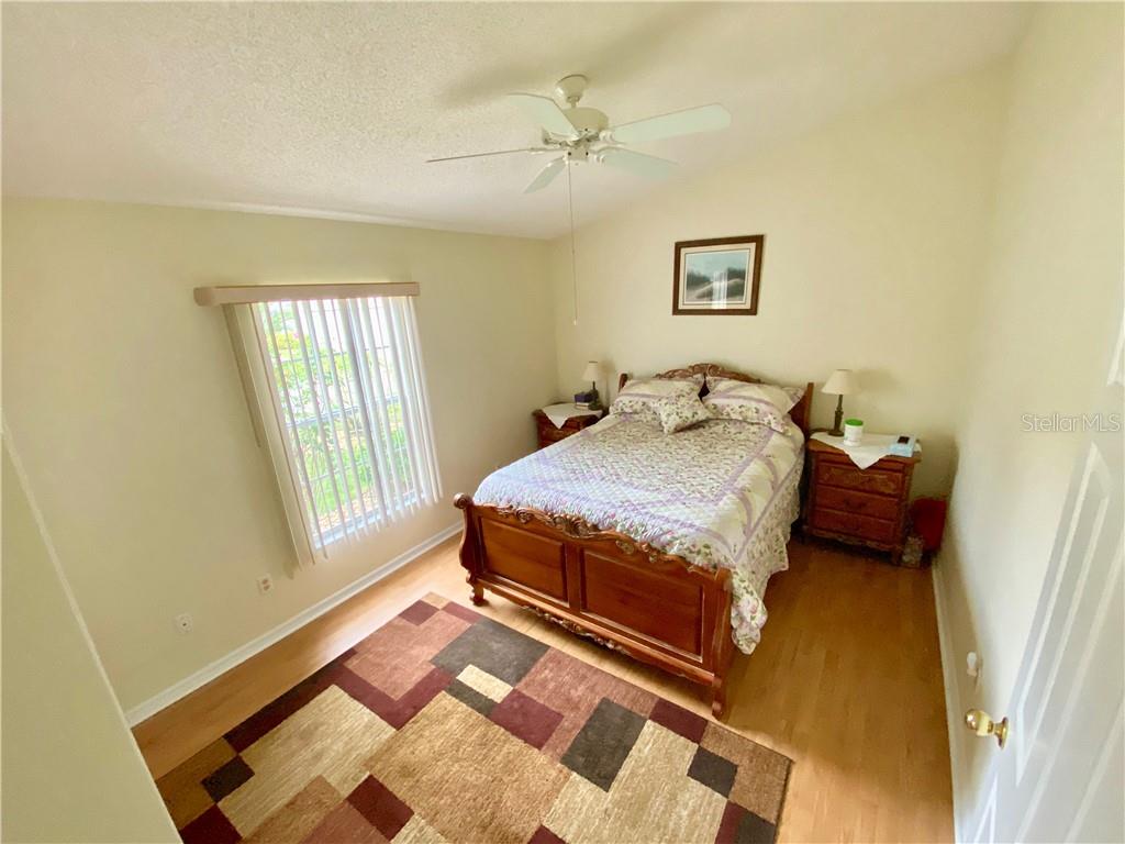 LARGE GUEST BEDROOM