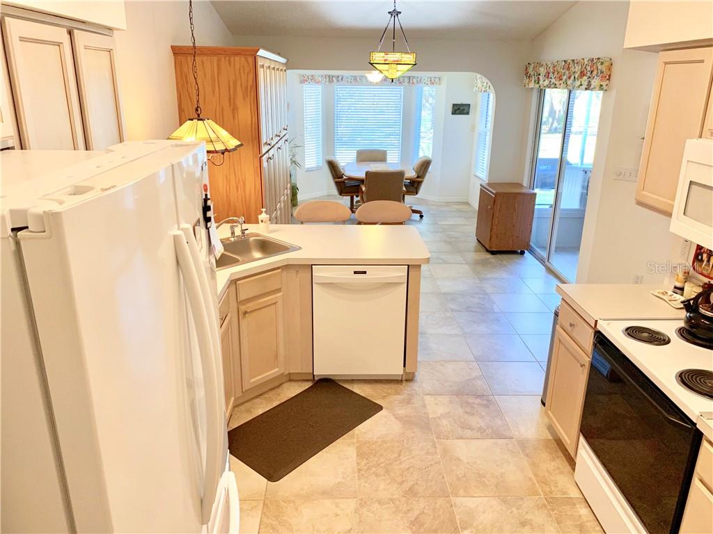 ROOMY KITCHEN