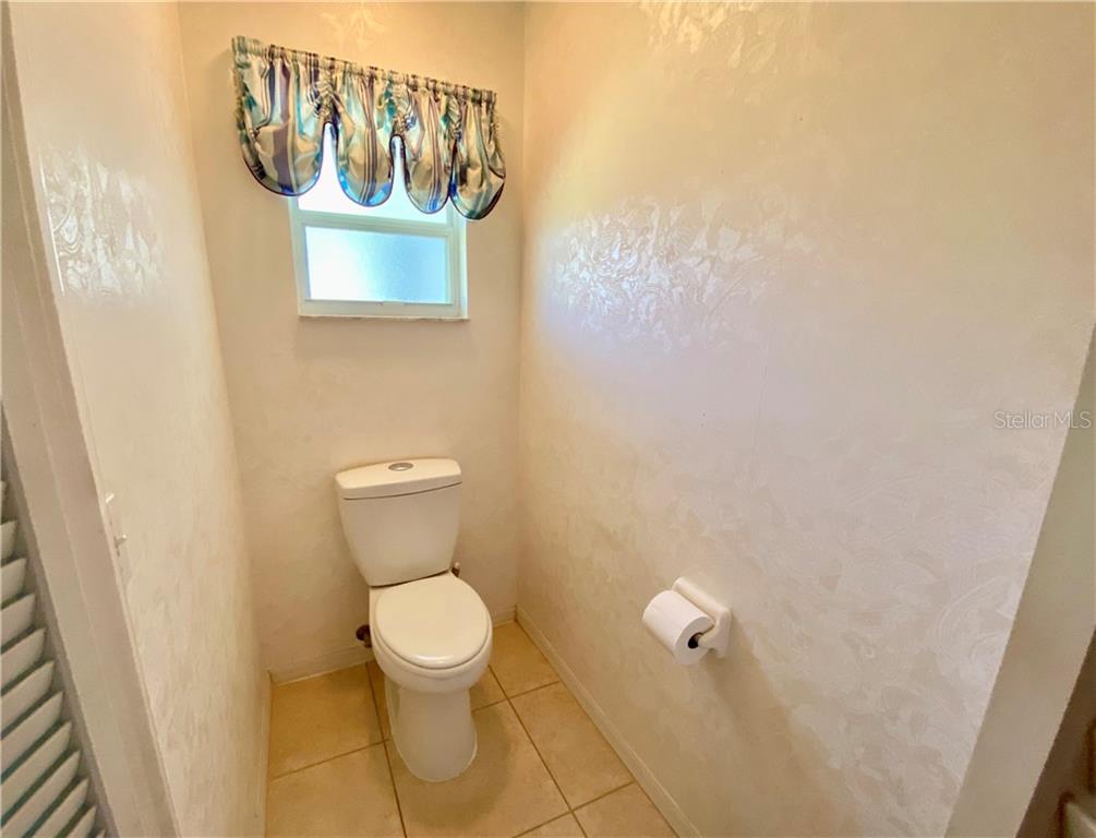 MASTER BATHROOM ROOMY WATER CLOSET