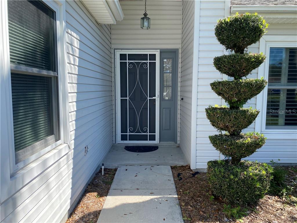 INVITING ENTRANCE