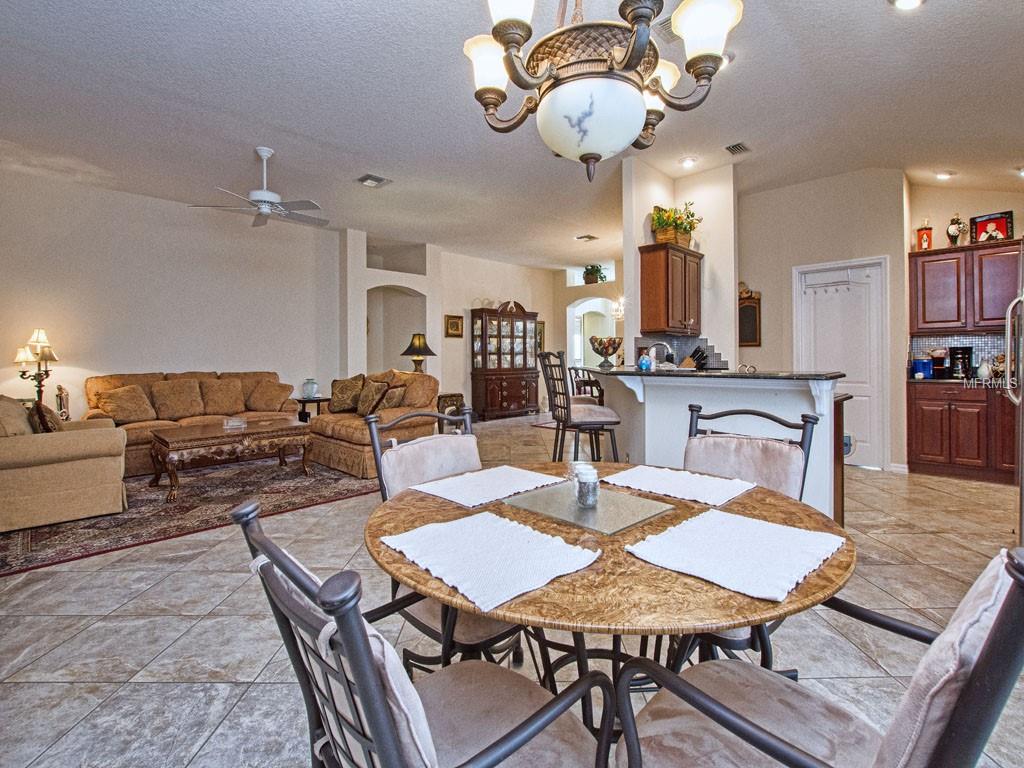 Use the Dinette for your command center