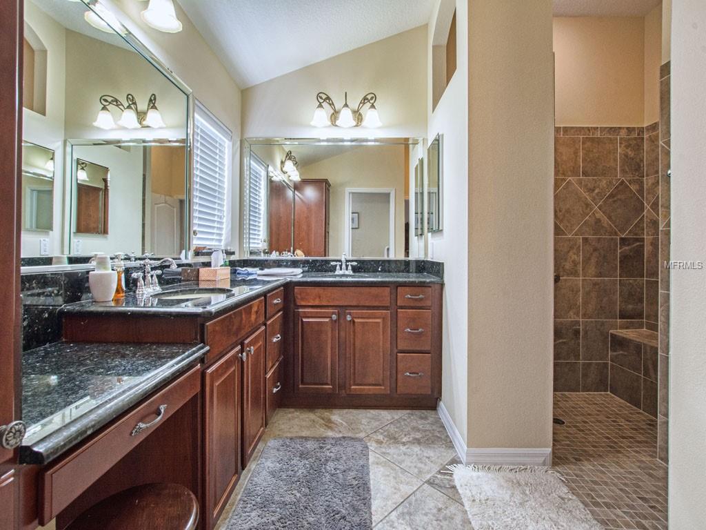 Walk-in Roman Spa Shower