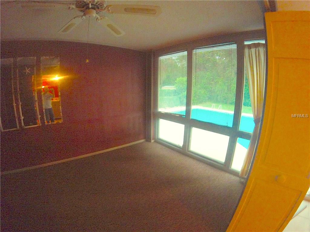 DEN/OFFICE WITH VIEW OF POOL