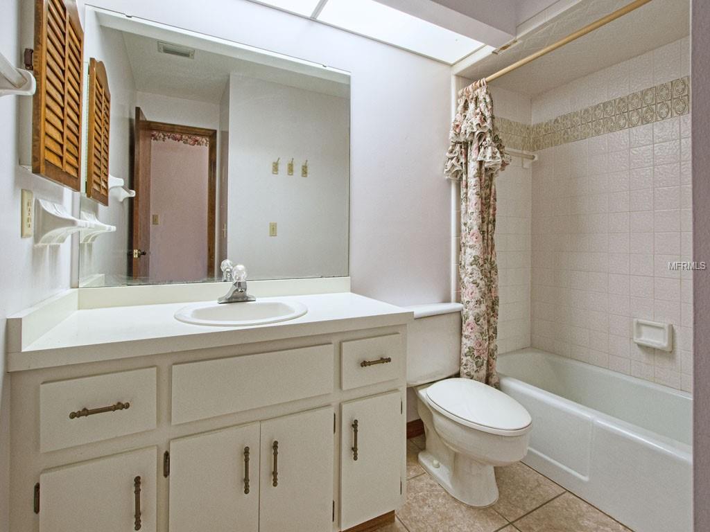 Just-right 2nd Bathroom.