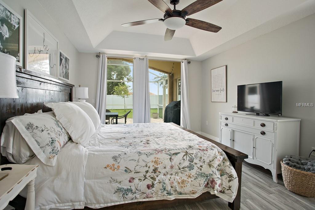 Master bedroom with access to lanai