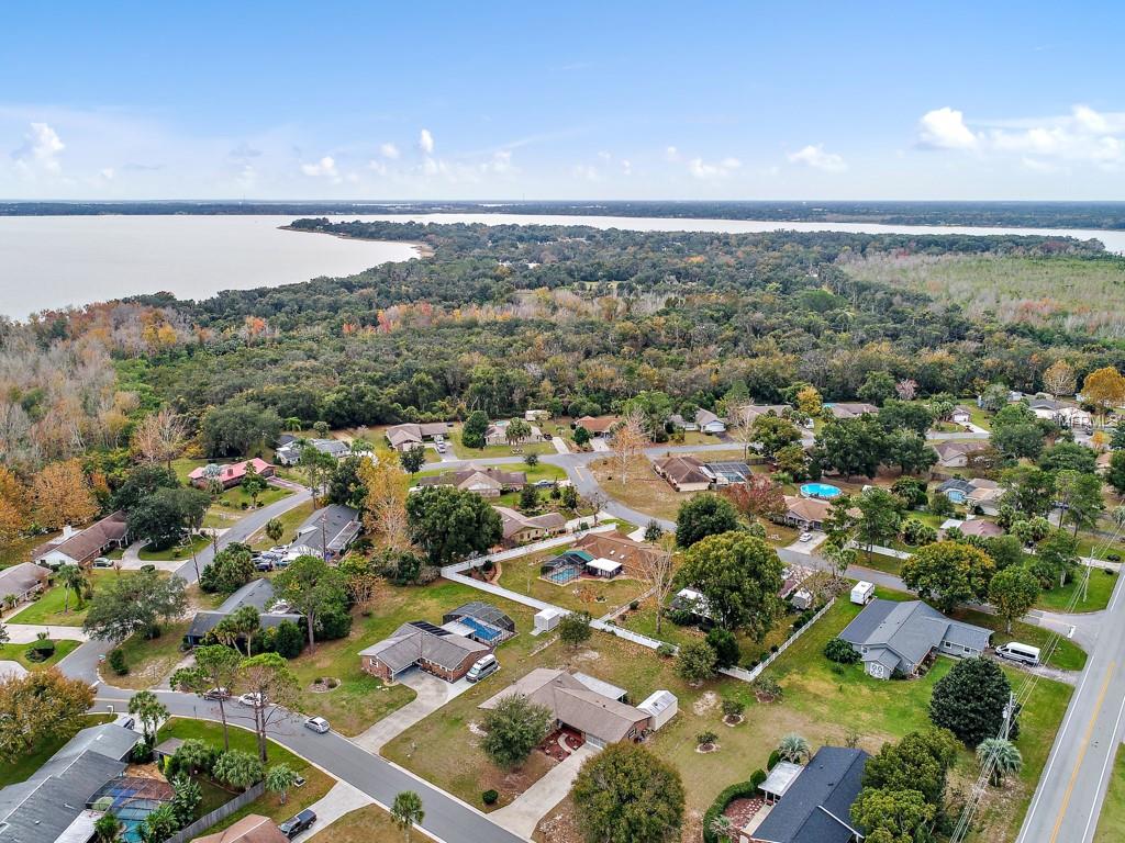 Kings Cove & Lake Griffin