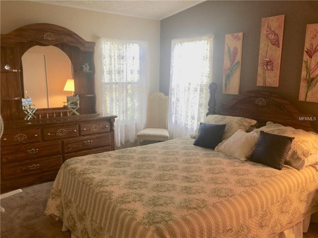 QUEEN SIZED BED IN 2ND BEDROOM