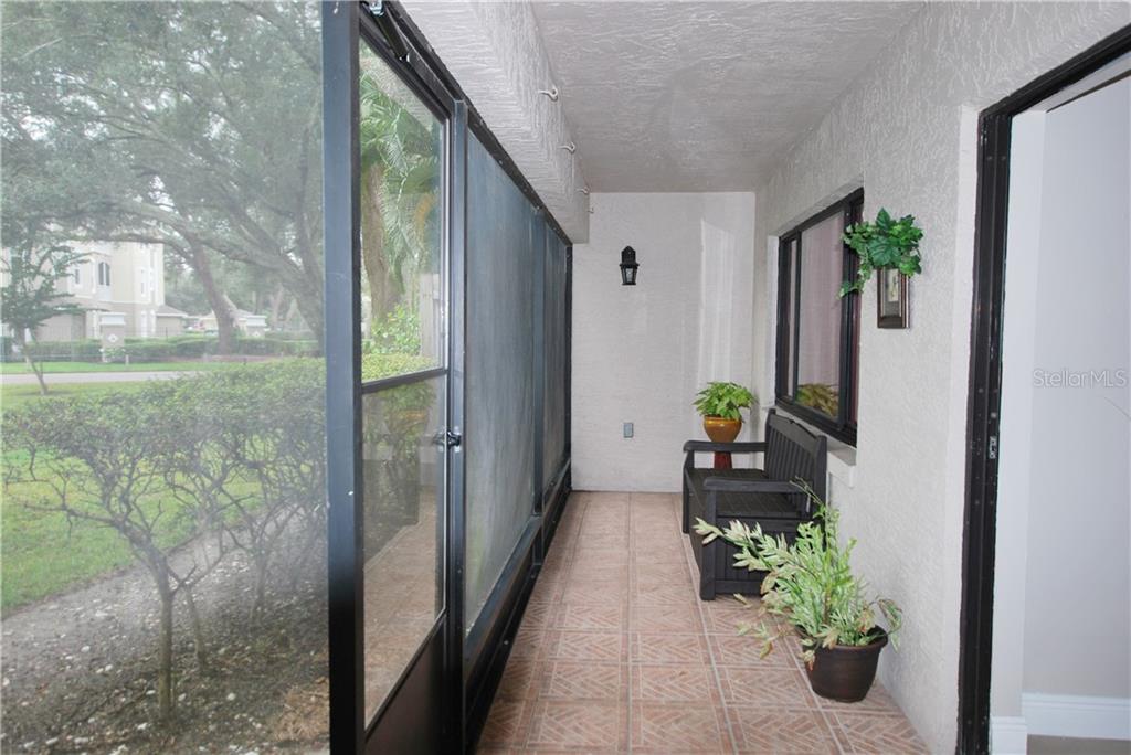 Welcome to your very own space: Fill with plants, a nice bench, and just relax. Enjoy a cup of coffee in the morning, a glass of wine in the evening, or just sit for a spell.