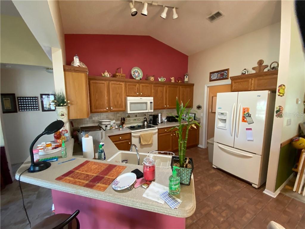 FRENCH DOOR REFRIGERATOR IN KITCHEN