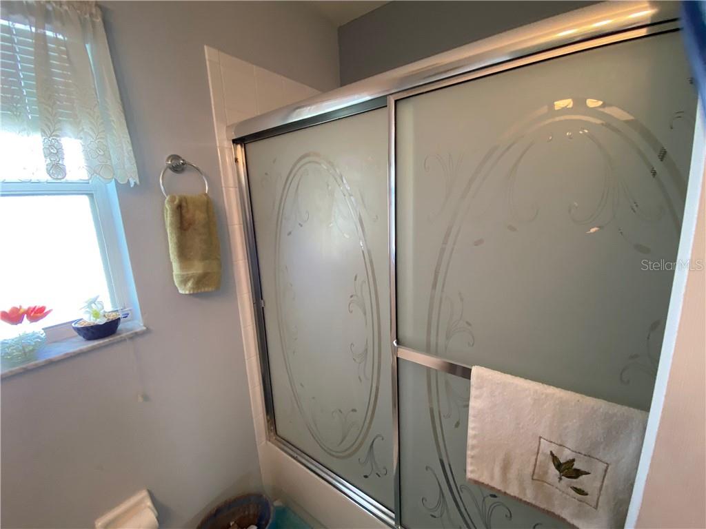 BATH AND SHOWER COMBO IN GUEST BATH