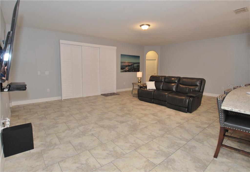 Plenty of room to entertain!