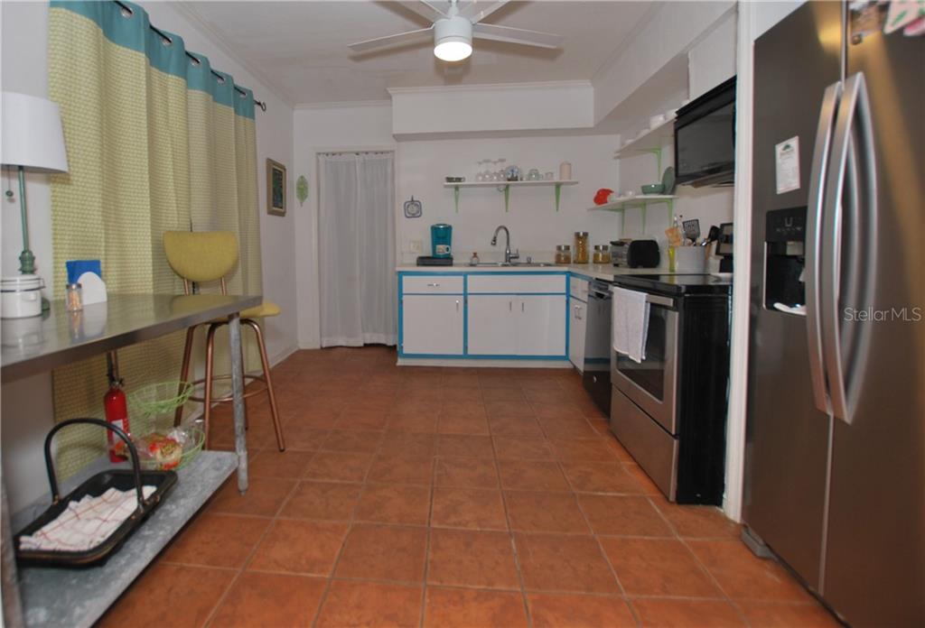 Eat in or pre-area with enough room for two Chefs in the Kitchen.