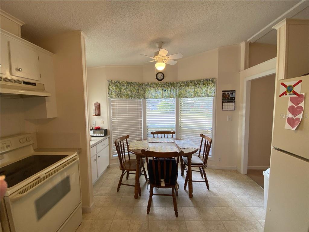 DINETTE AREA WITH BAY WINDOW