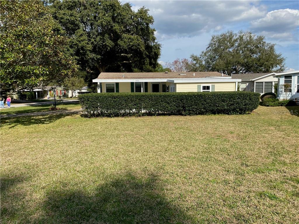 NO SIDE NEIGHBORS ON CORNER LOT