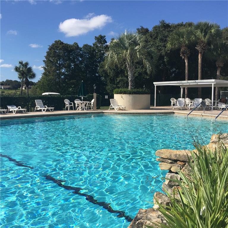 COVERED PICNIC AREA AT MANOR POOL