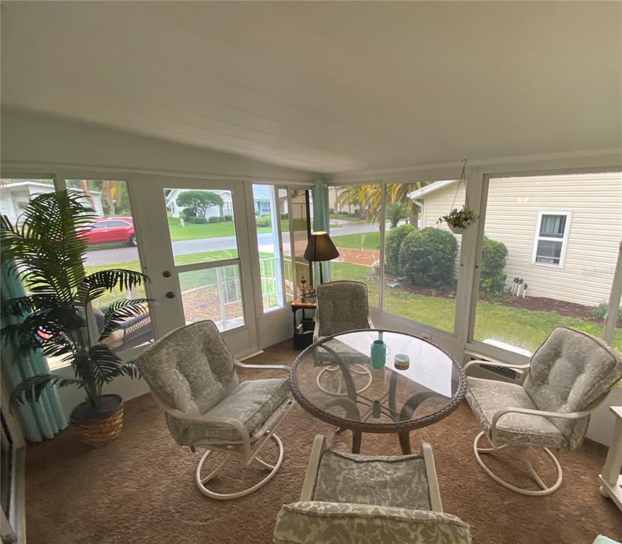 SLIDING WINDOWS IN LANAI