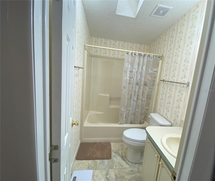 CLEAN NEAT, GUEST BATH