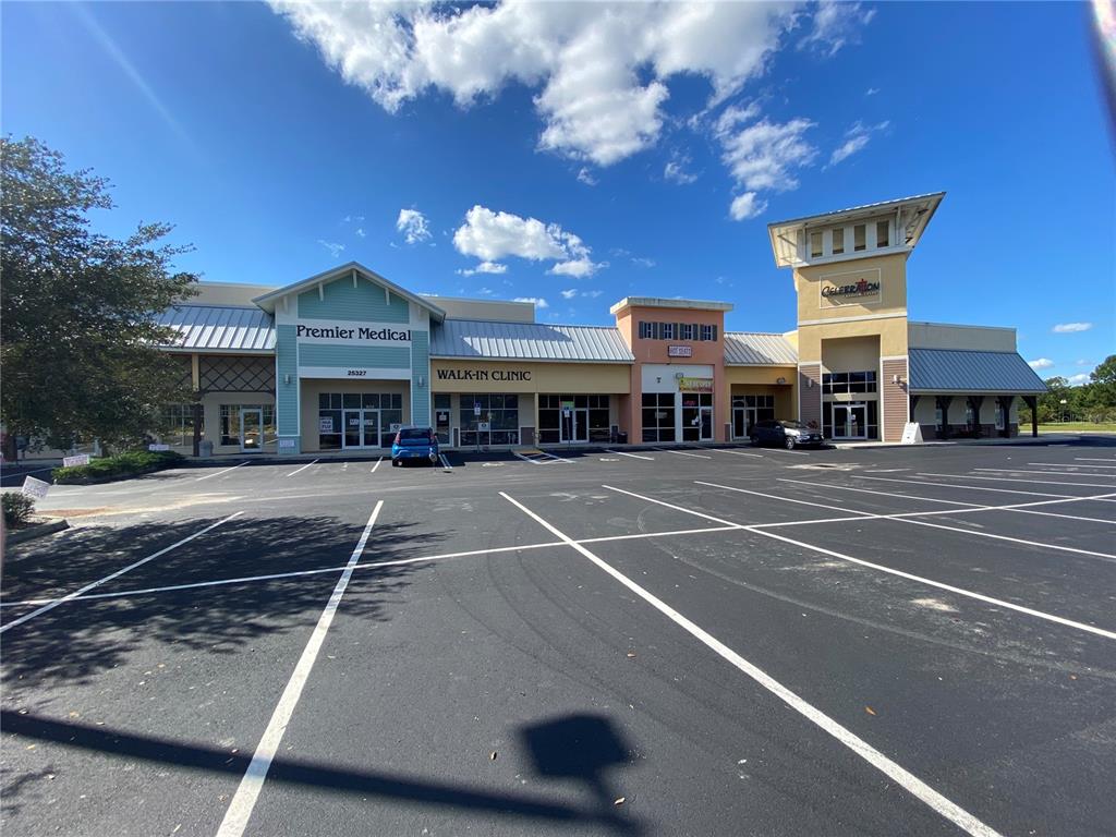 PREMIER MEDICAL WALK IN CLINIC, LUCKY'S (EVENING ENTERTAINMENT) AND CELEBRATION (A HOUSE OF WORSHIP) ALL IN THE PLANTATION PLAZA A SHORT GOLF CART DRIVE