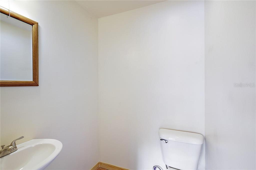 1/2 Bathroom for 1st-level Master Bathroom