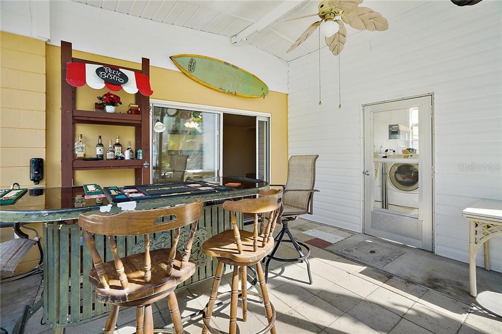 Let's go outside to the Tiki Bar and Laundry