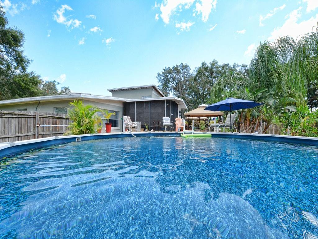 Blue water reminds you of the Caribbean sea