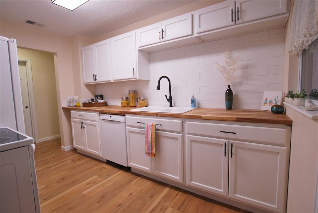 Notice the pretty white subway tiles - just installed!