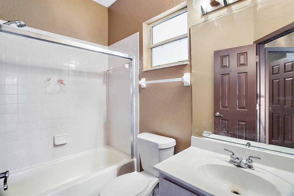 Guest Bath / pool Bath