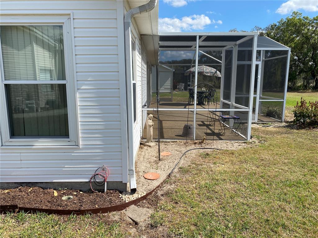 HOT TUB HOOKUP IN CORNER NOOK OF BIRDCAGE