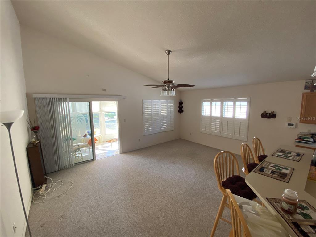 SPACIOUS FAMILY ROOM