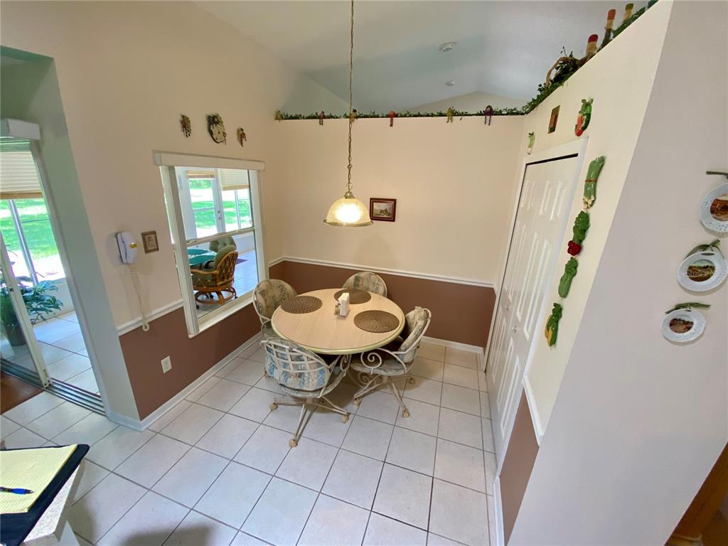SPACIOUS KITCHEN DINETTE WITH AN ADDED PANTRY 