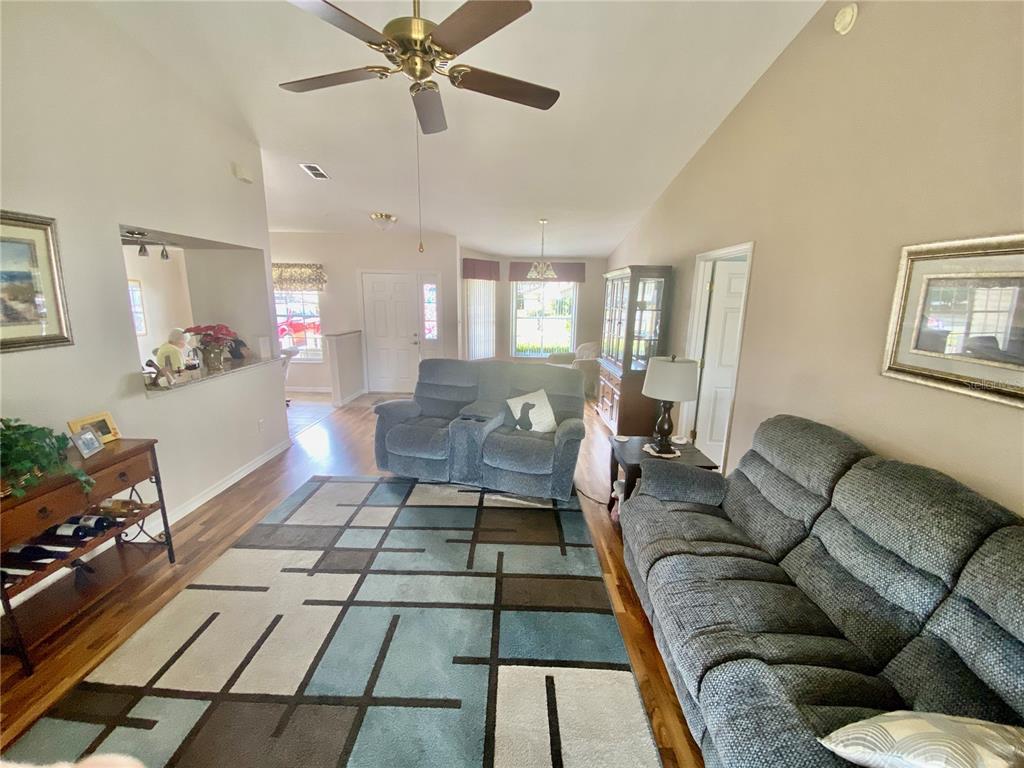 LARGE LIVING DINING AREA