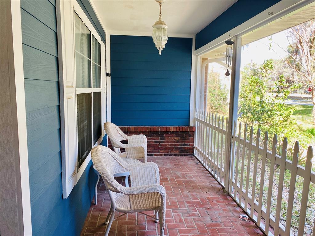 COMBINATION LOCK ON FRONT DOOR