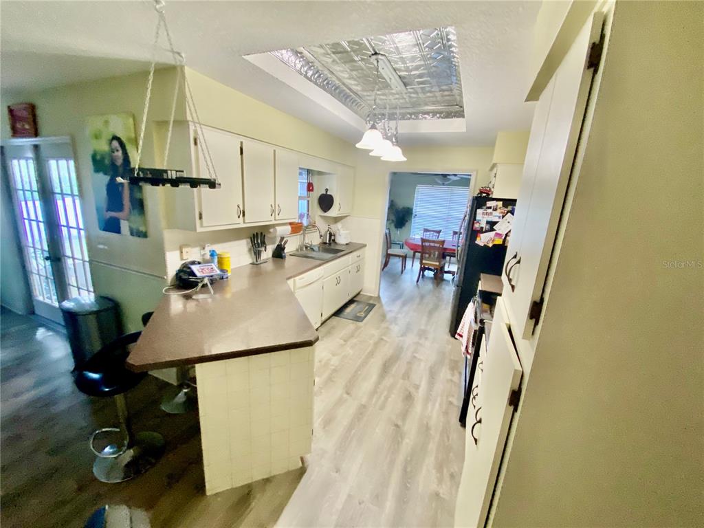 BEAUTIFUL GARDEN TUB AND PLANTATION SHUTTERS