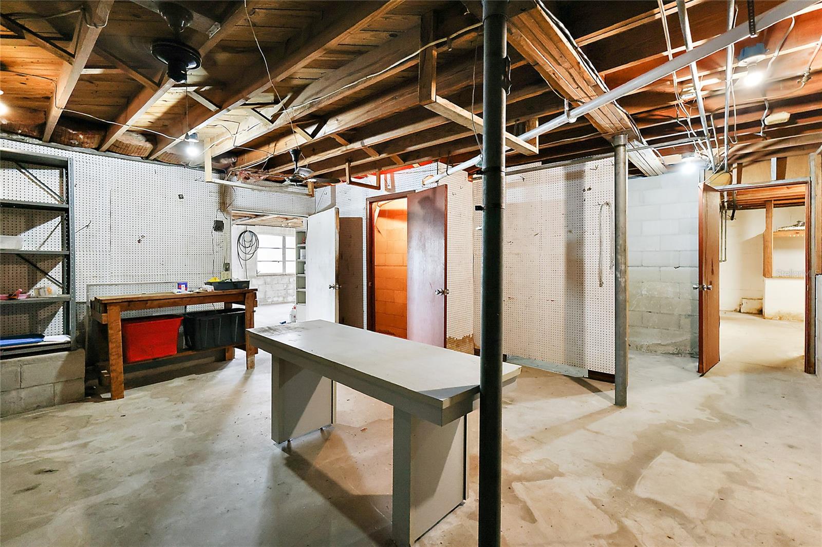 basement 21x23, bonus room