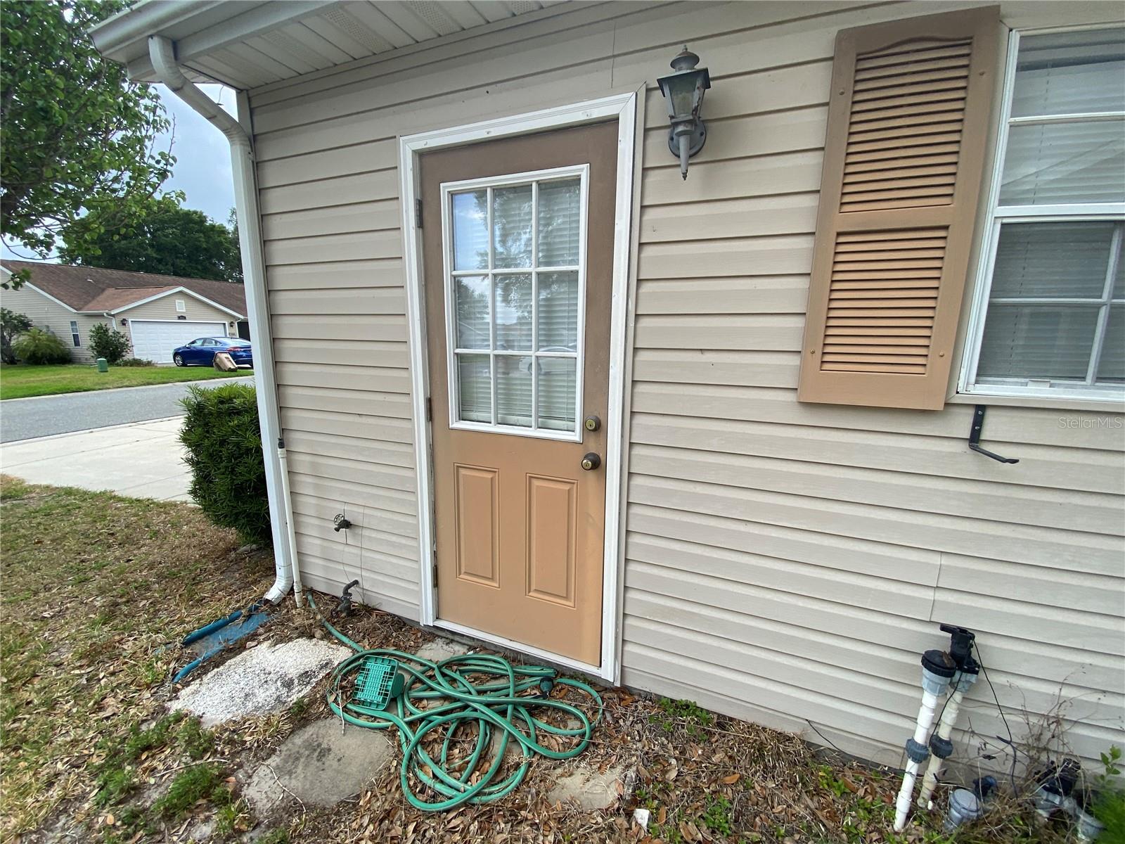 SIDE EXTERIOR GARAGE DOOR