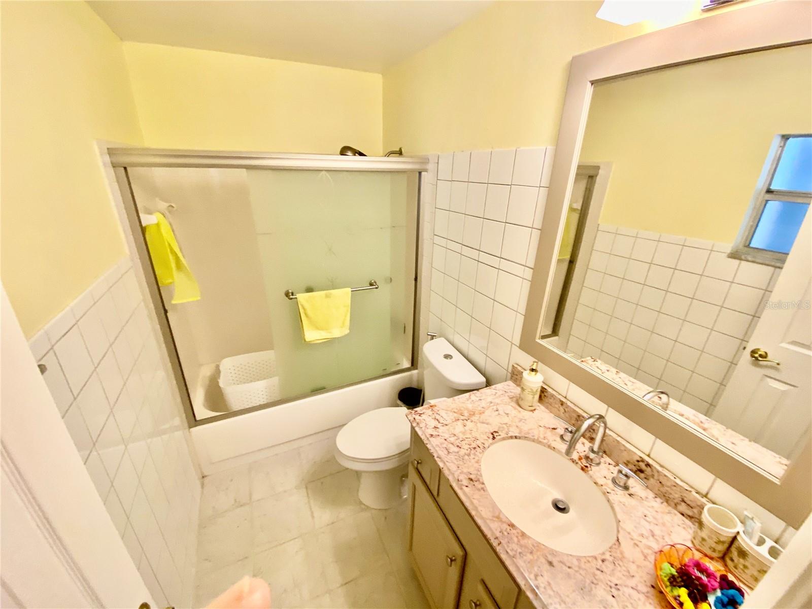 MASTER BATH WITH GRANITE COUNTERTOP