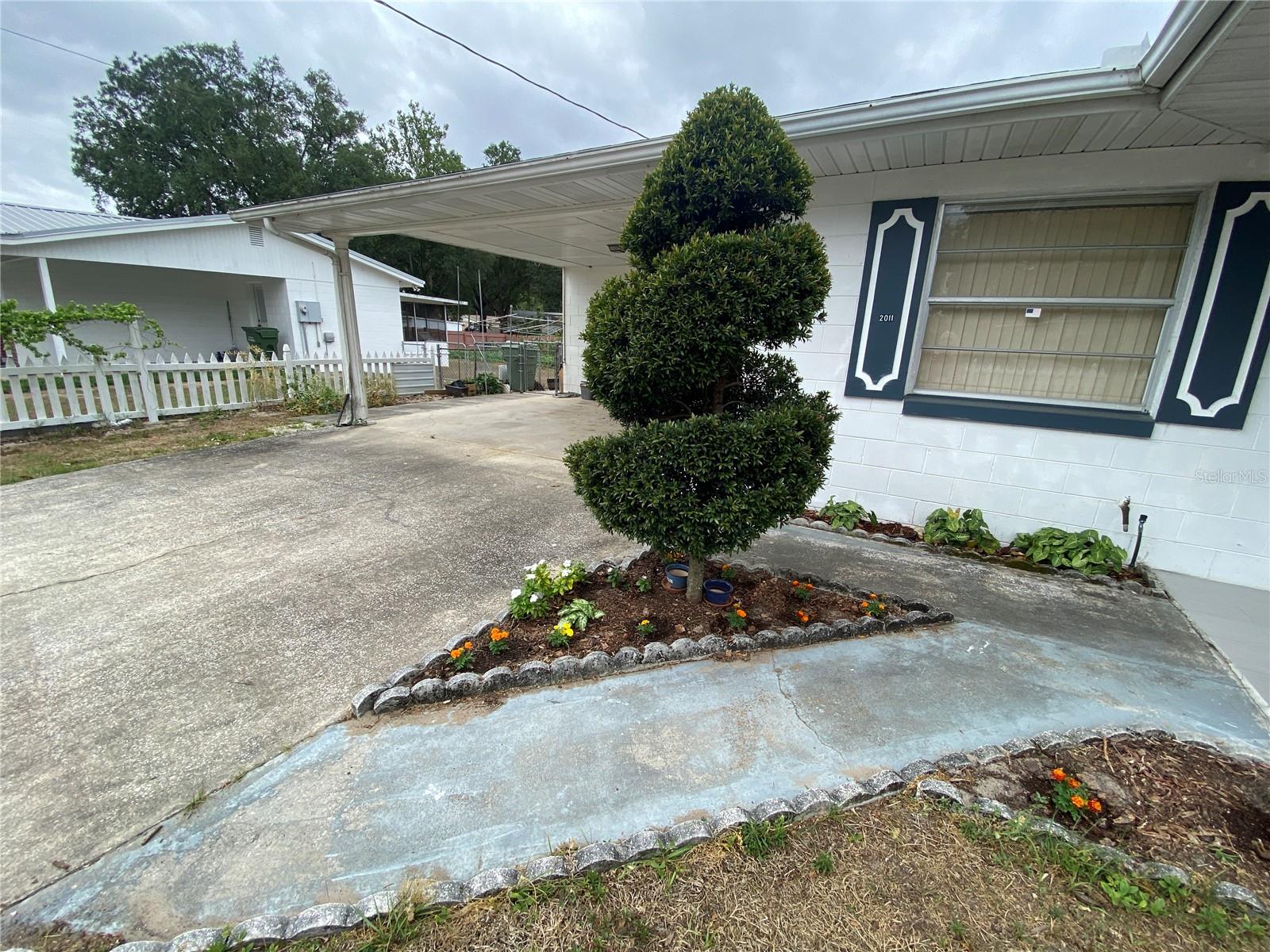 CREATIVE LANDSCAPING