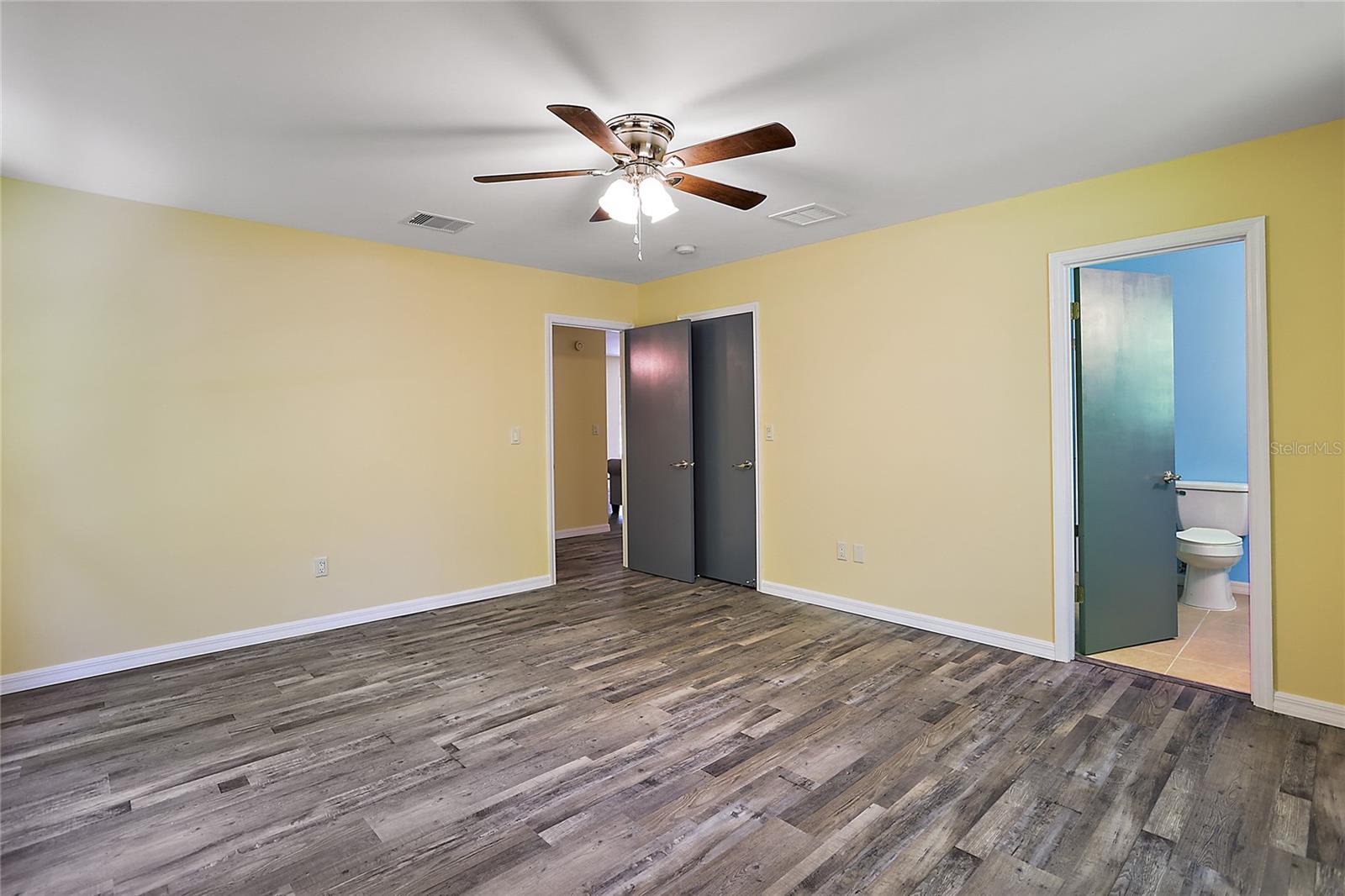 Upstairs office 4 / BR