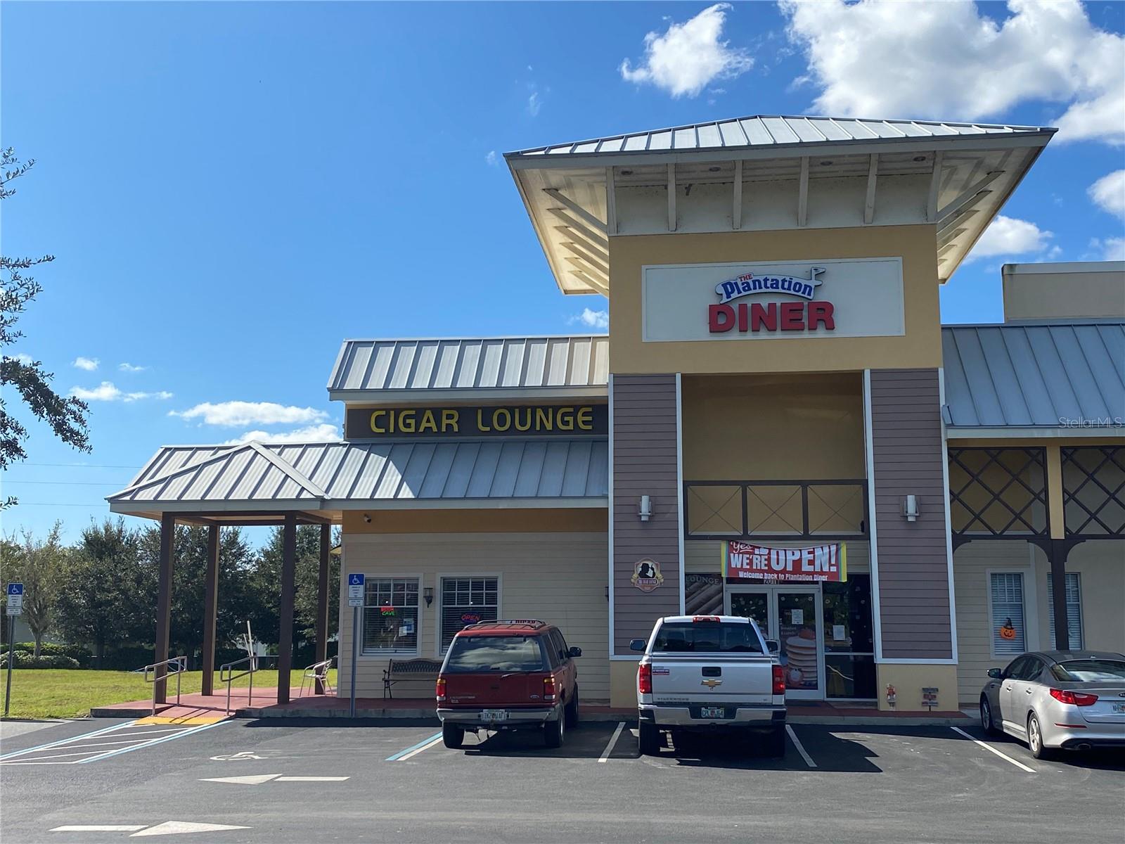 PLAZA WITHIN WALKING DISTANCE WITH CIGAR LOUNGE AND DINER