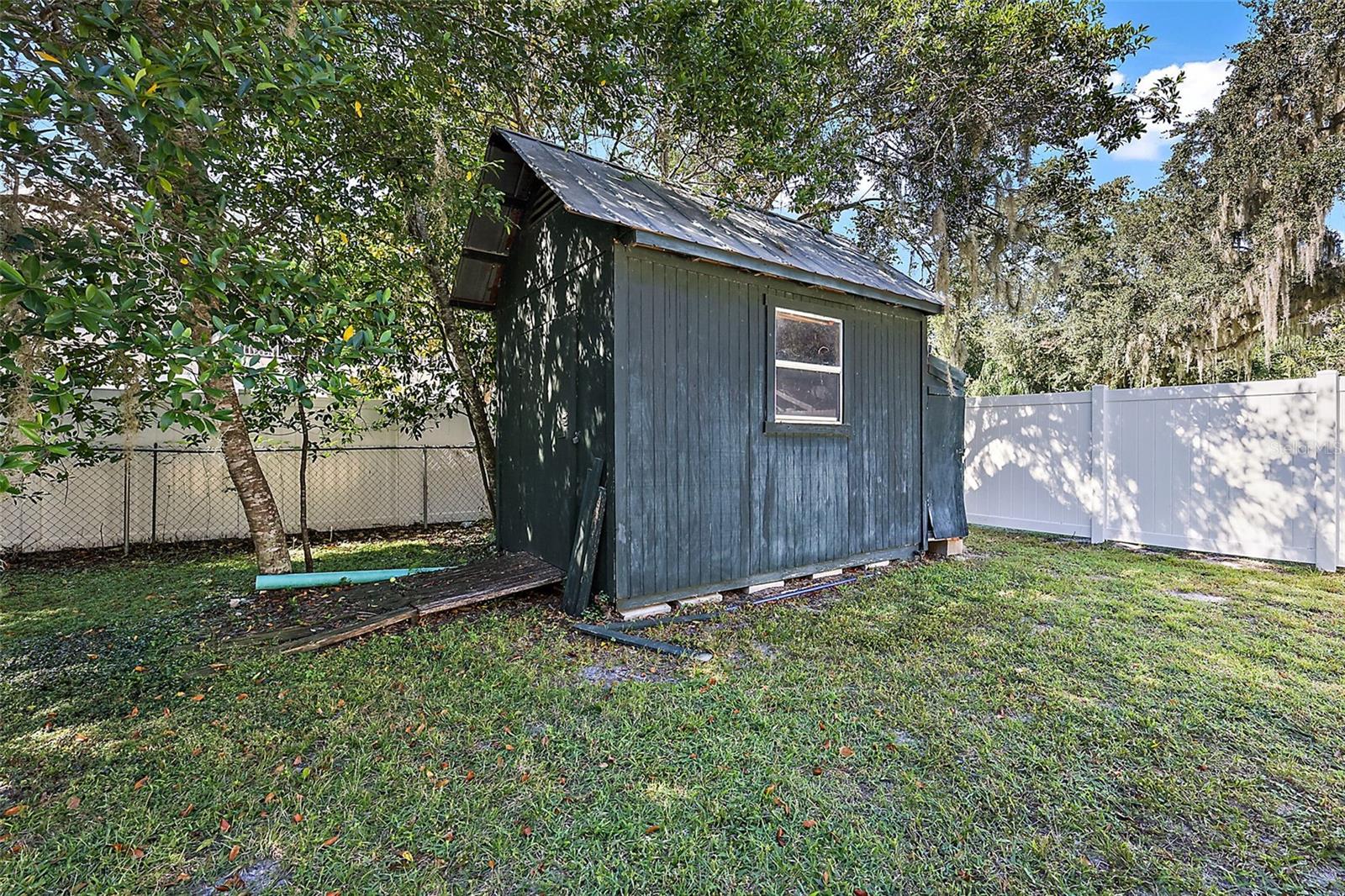 12 x 8 shed- workshop