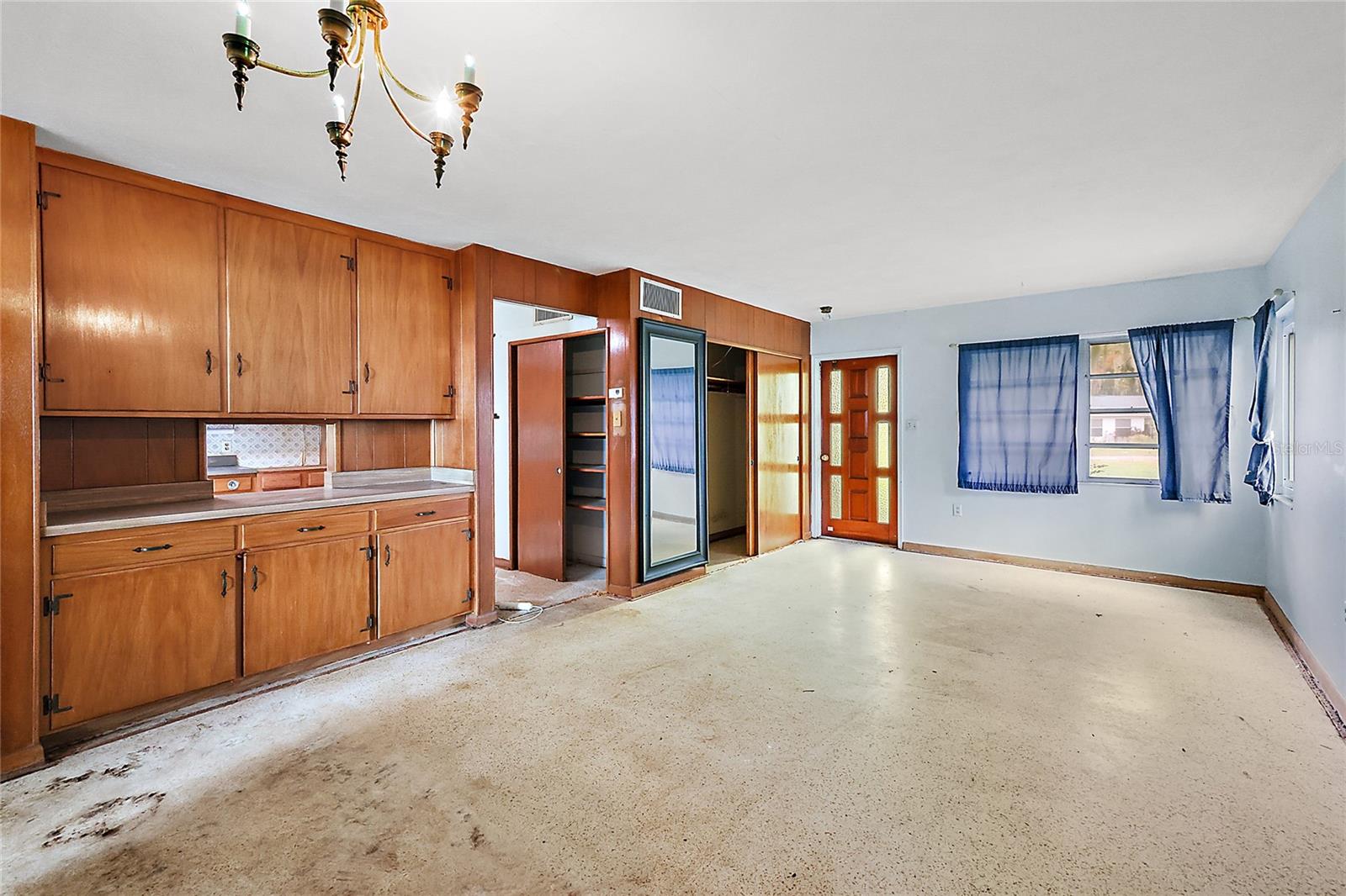 living room / dining