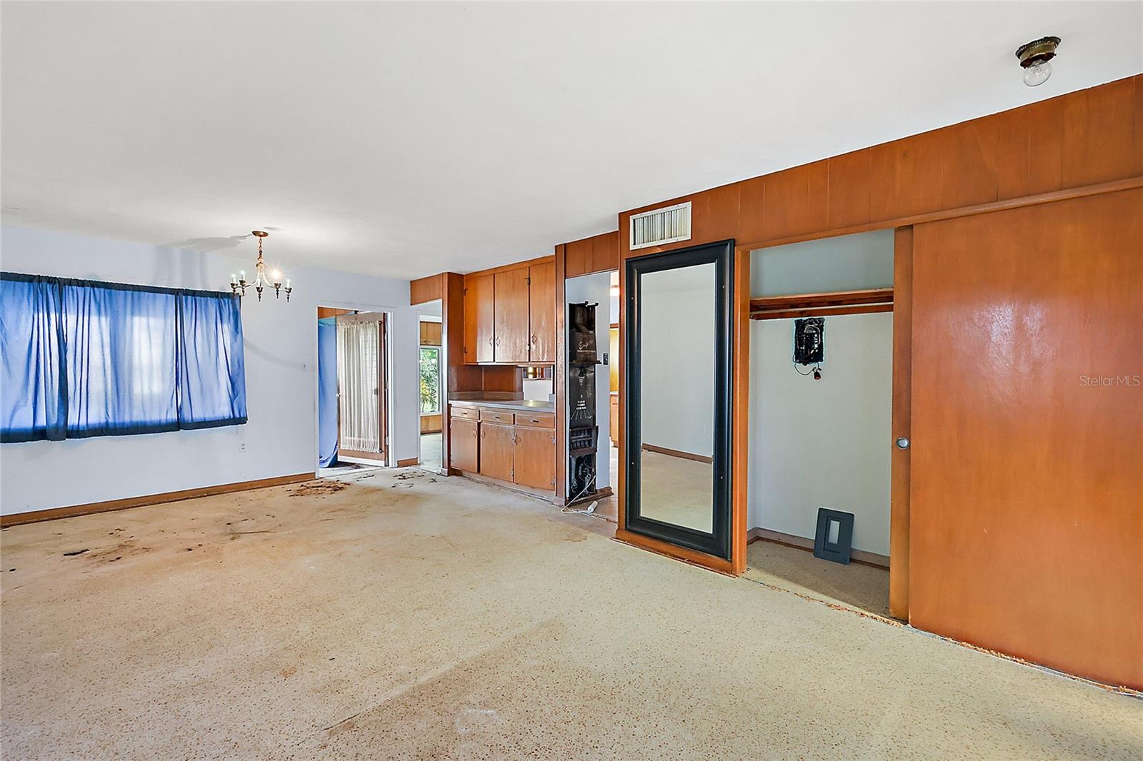 living room / dining