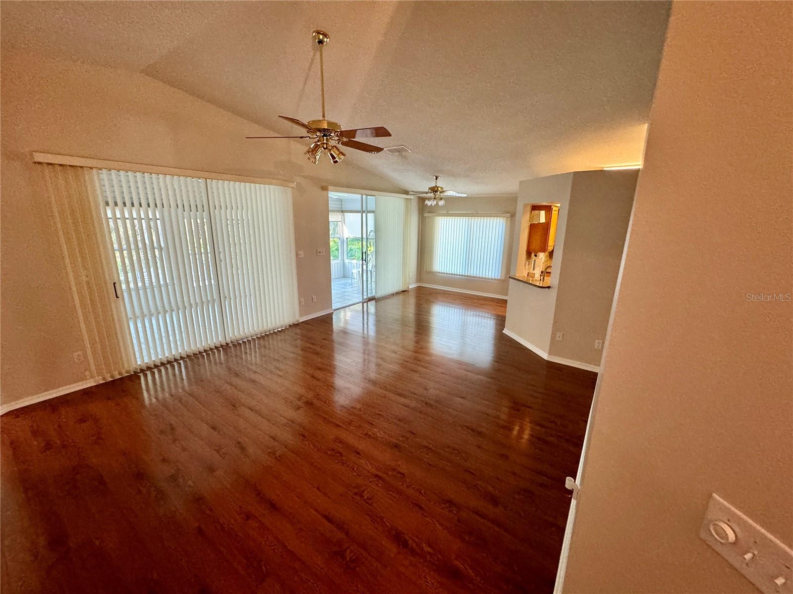 LIVING/DINING ROOM VIEWS