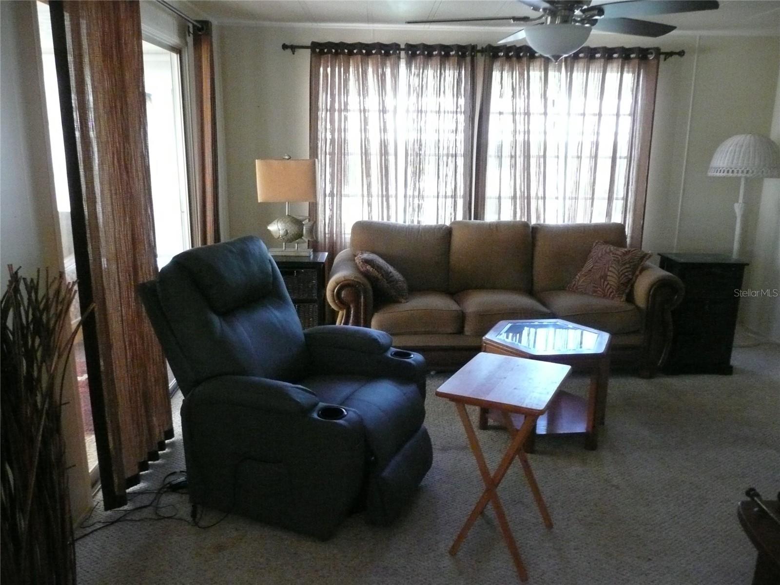 Almost new Lift Chair & comfortable seating for your guests