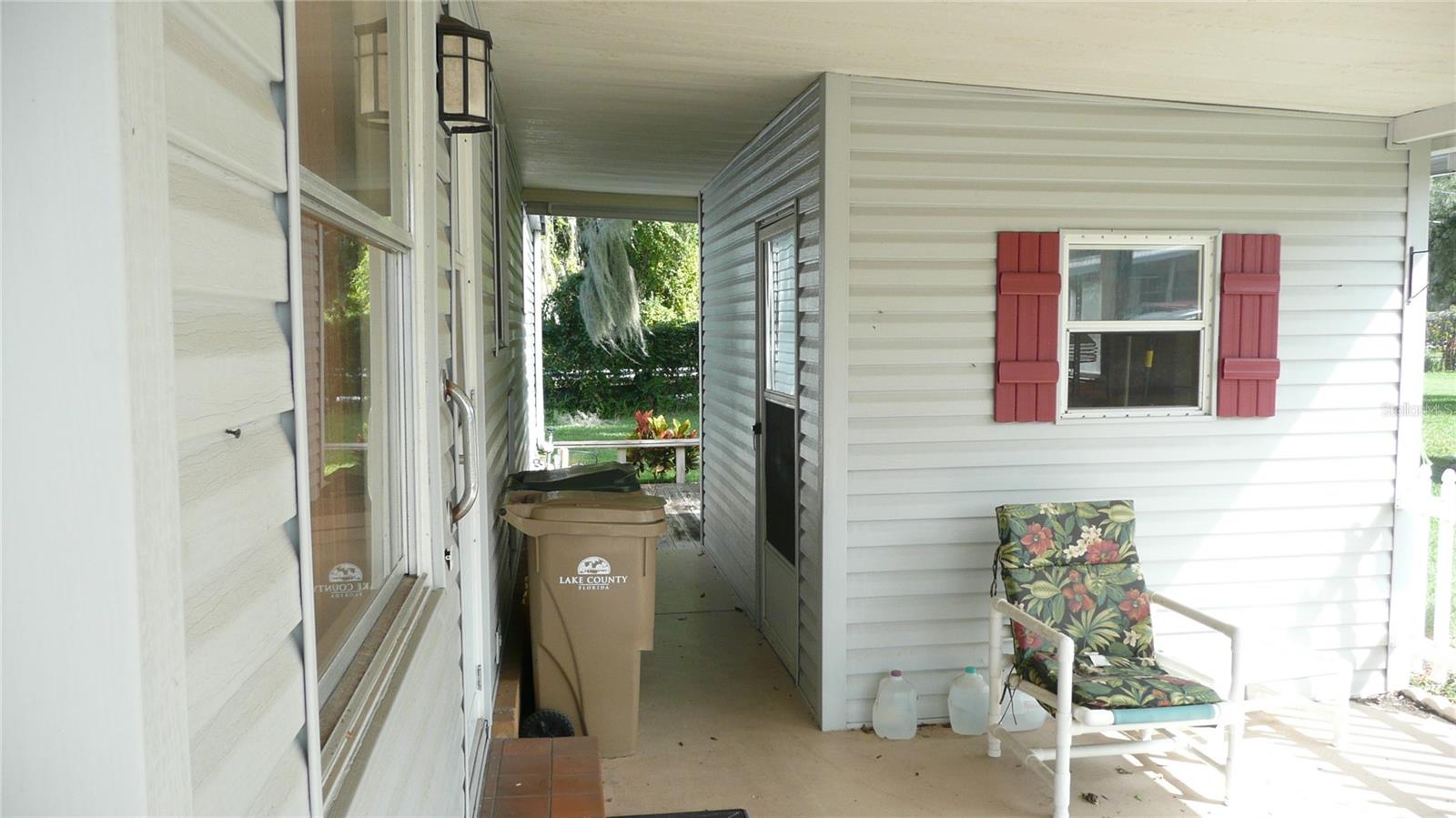 Walk to Laundry and to back deck