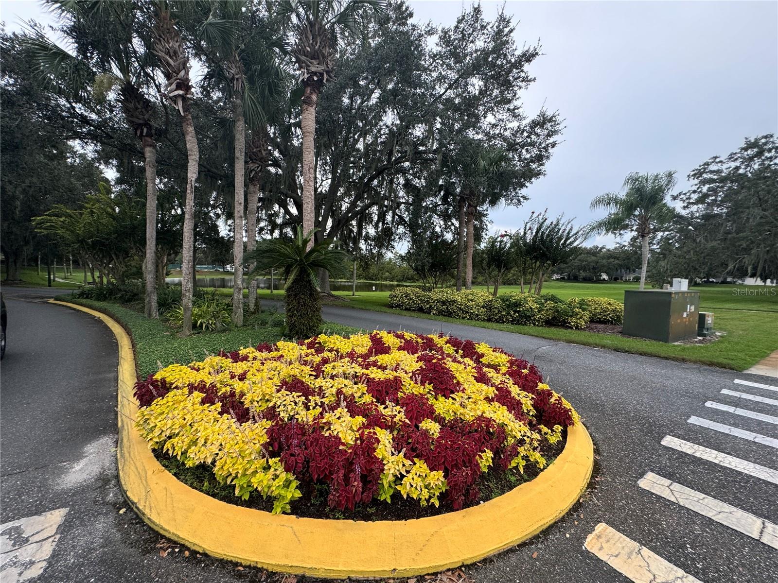 GORGEOUS LANDSCAPING THROUGHOUT THE PLANTATION