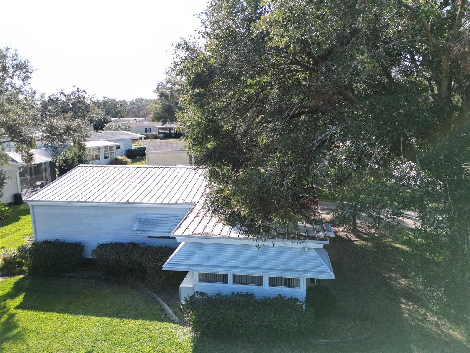 METAL ROOF